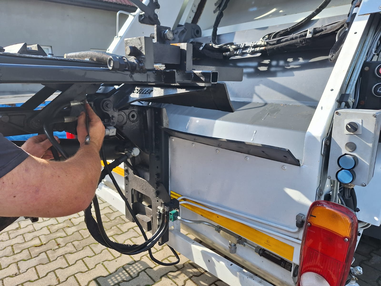 mobilny i stacjonarny serwis hydrauliki siłowej